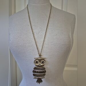 Elegant Gold-Tone Owl Pendant Necklace